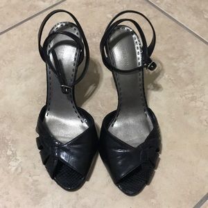 Gianni Bini black heels